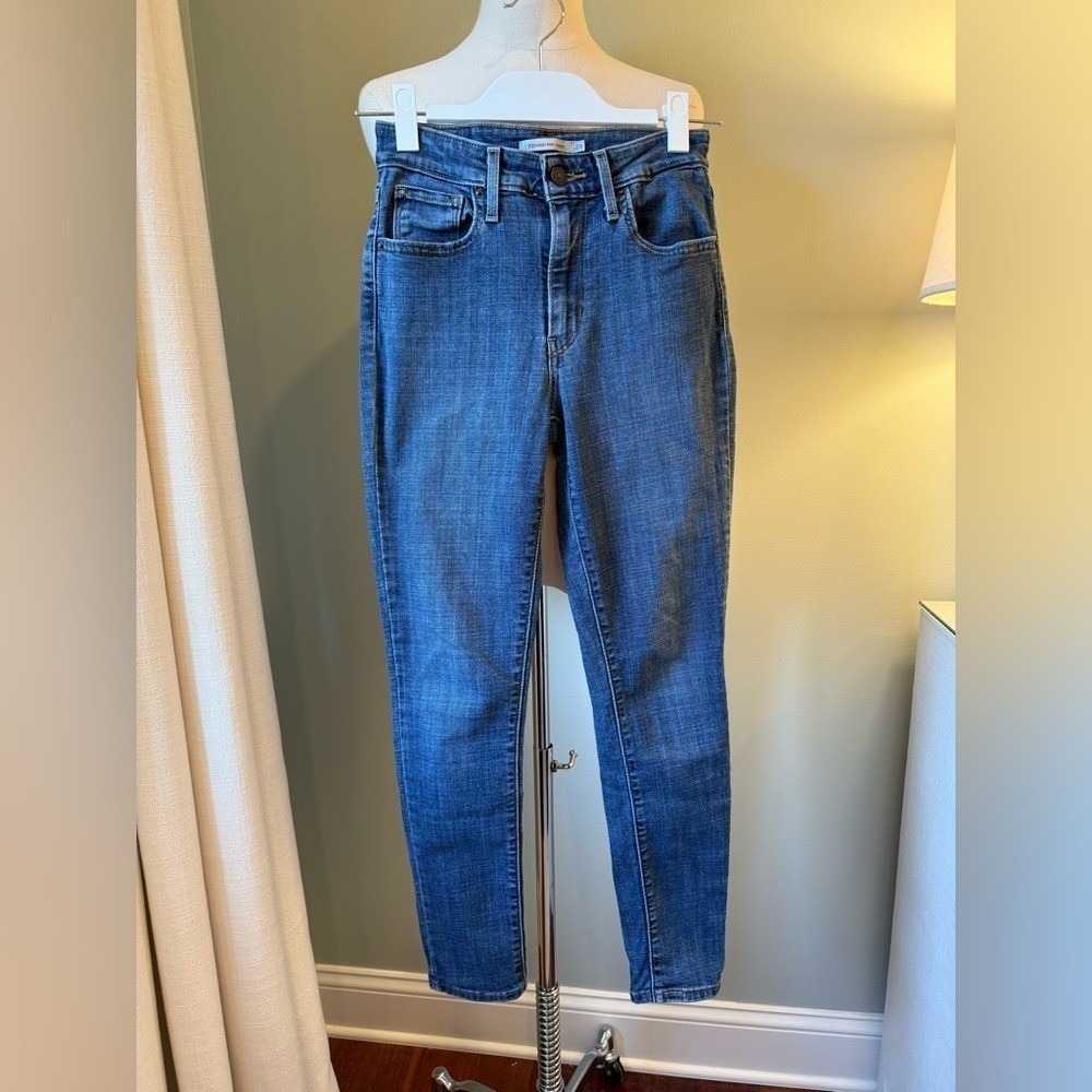 Levi's 721 High Rise Skinny Jeans - size 26